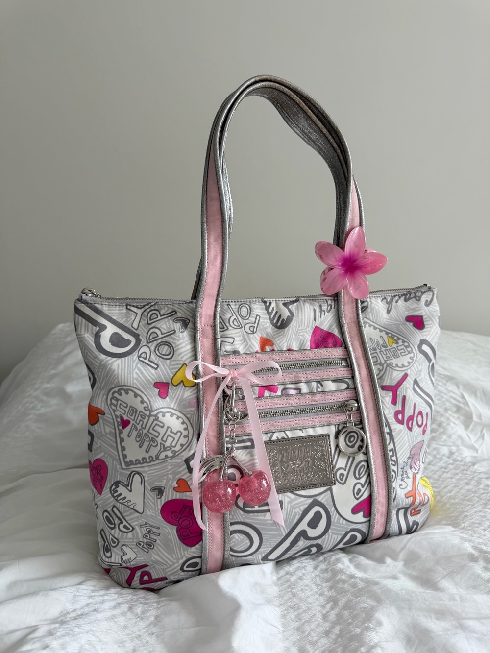 🩷 vintage Coach Poppy Graffiti Tote Bag